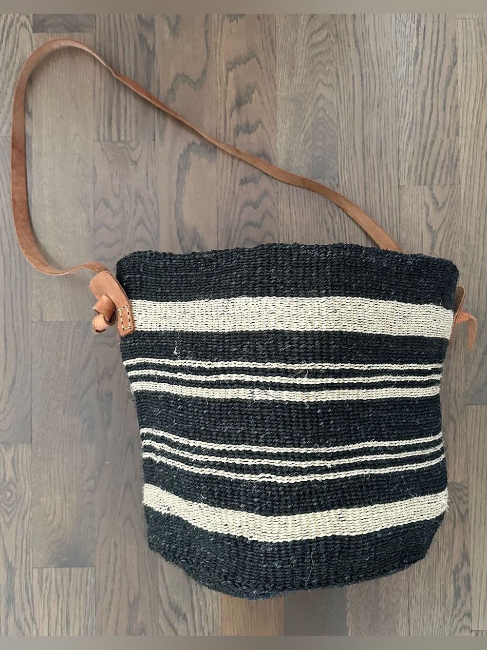 Vintage 1990s Sisal Tote Basket Weave Leather Market Tote Navy Blue and Tan